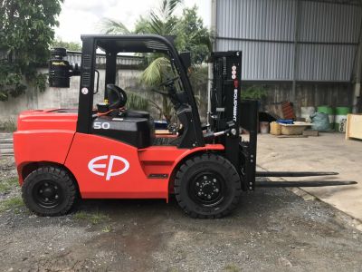  Xe Nâng Dầu CPCD50T8 (5 Tấn)