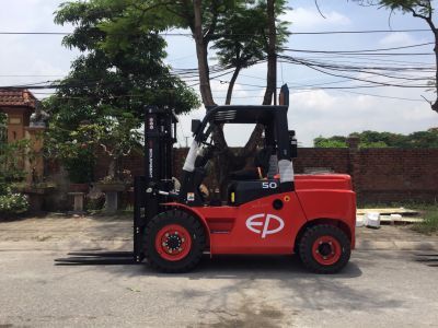  Xe Nâng Dầu CPCD50T8 (5 Tấn)